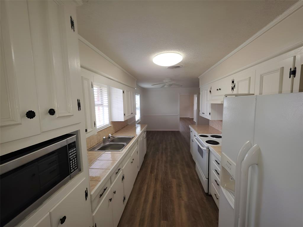 600 Plano Street Property Photo 19