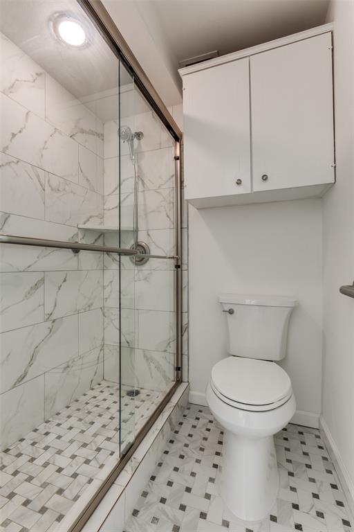 6211 W Northwest Highway 304 Property Photo 15