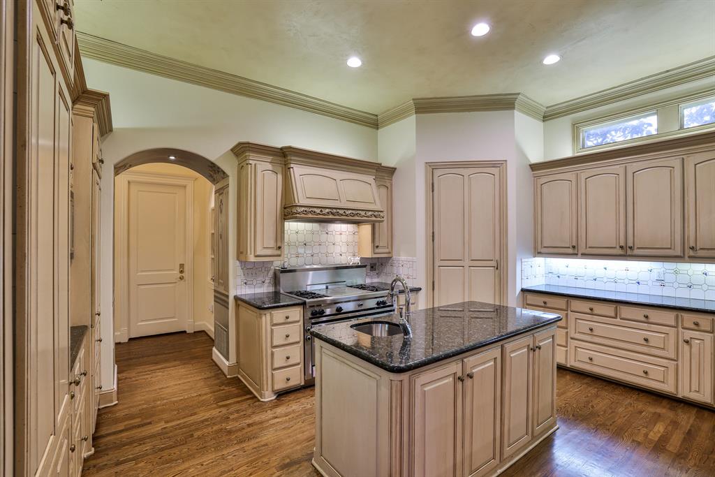 6805 Laurel Valley Drive Property Photo 10