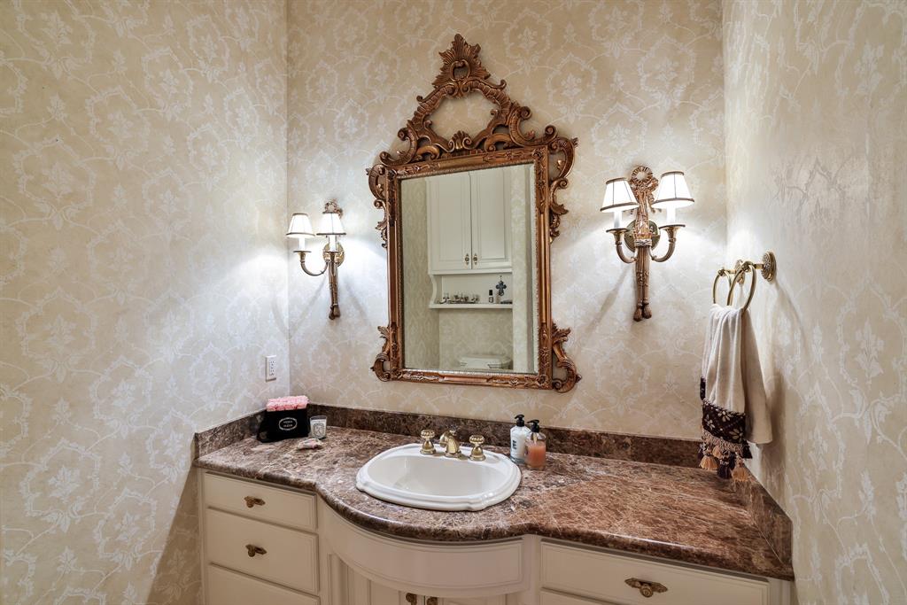 6805 Laurel Valley Drive Property Photo 20