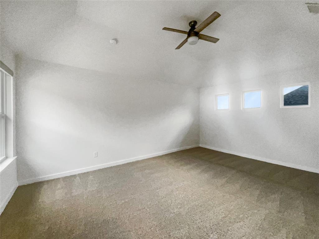 1034 Kennedy Drive Property Photo 8