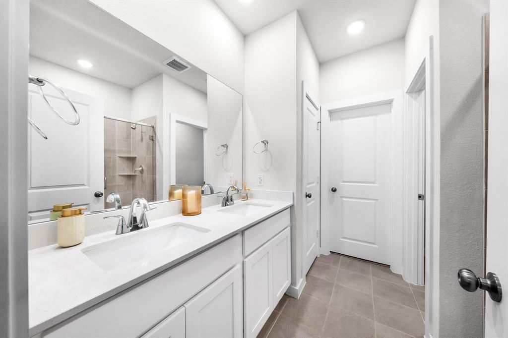 431 Pendant Drive Property Photo 17