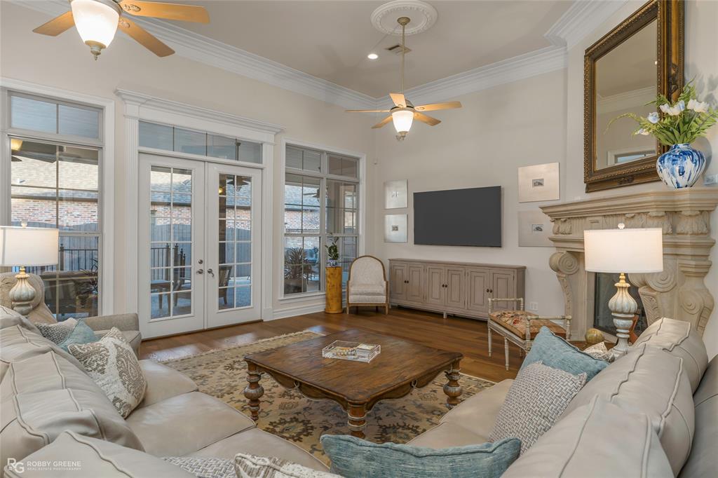 200 Evangeline Walk Property Photo 3