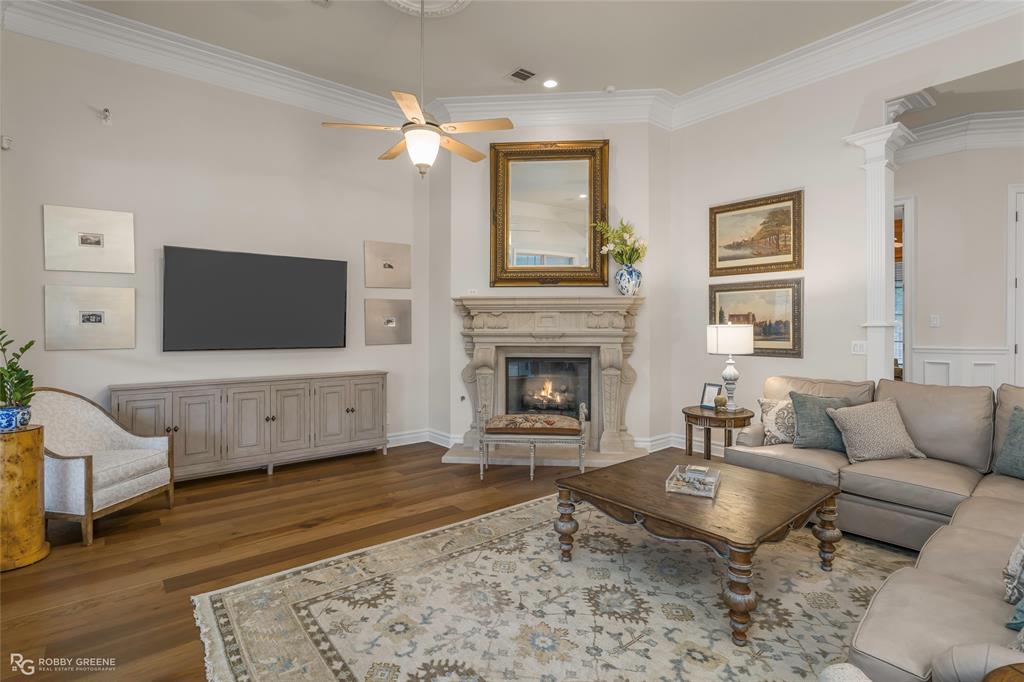 200 Evangeline Walk Property Photo 4