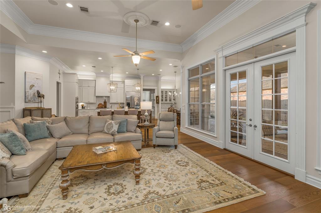 200 Evangeline Walk Property Photo 6