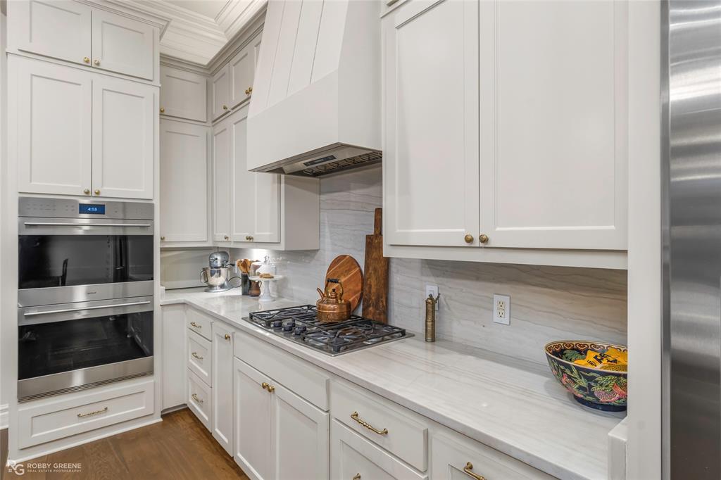 200 Evangeline Walk Property Photo 9