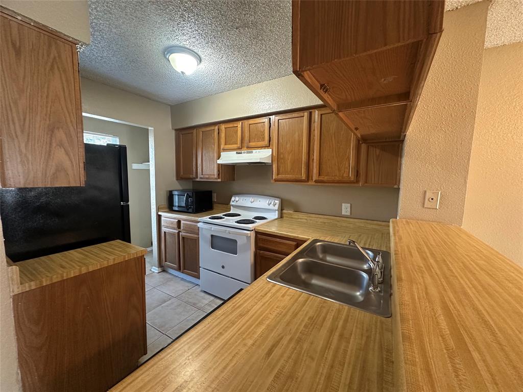 2174 Aspen Drive Property Photo 4