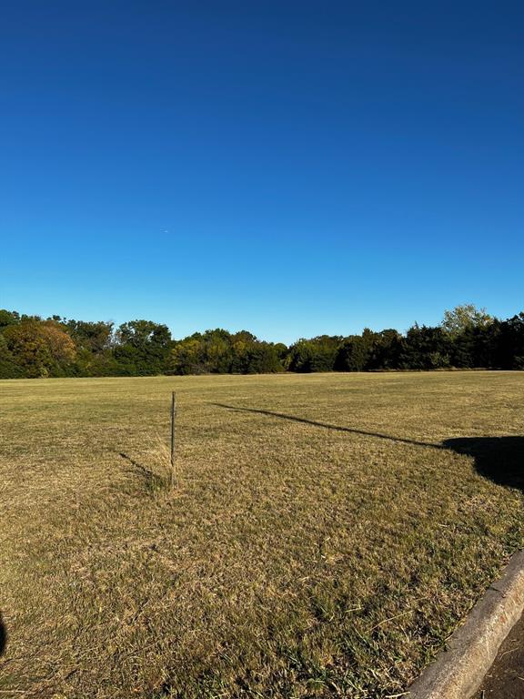 601 W Wintergreen Road Property Photo 3