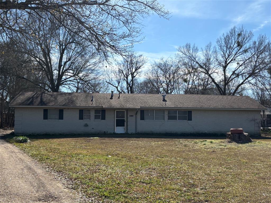 1930 Fm 195 Property Photo 1