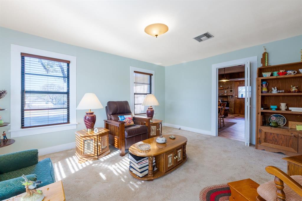 1003 N Ridge St Property Photo 6
