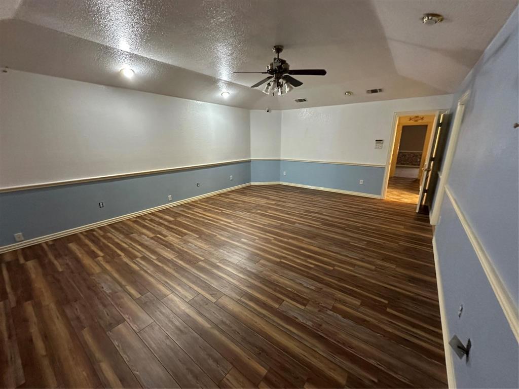 7401 Briar Road Property Photo 6