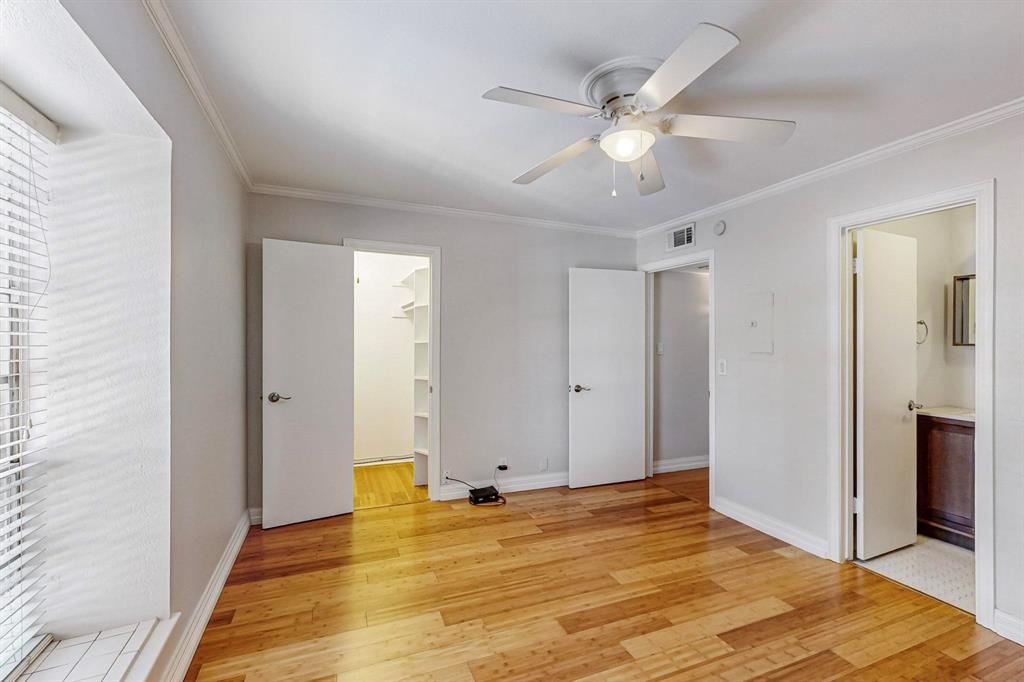 5220 Fleetwood Oaks Avenue 210 Property Photo 22