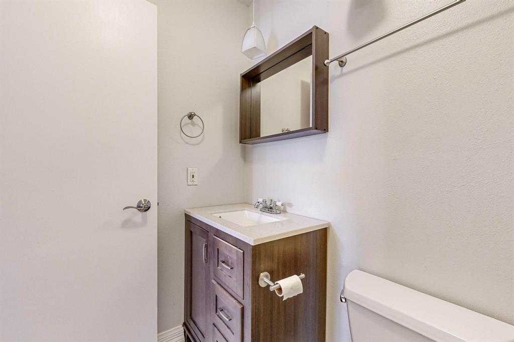 5220 Fleetwood Oaks Avenue 210 Property Photo 24