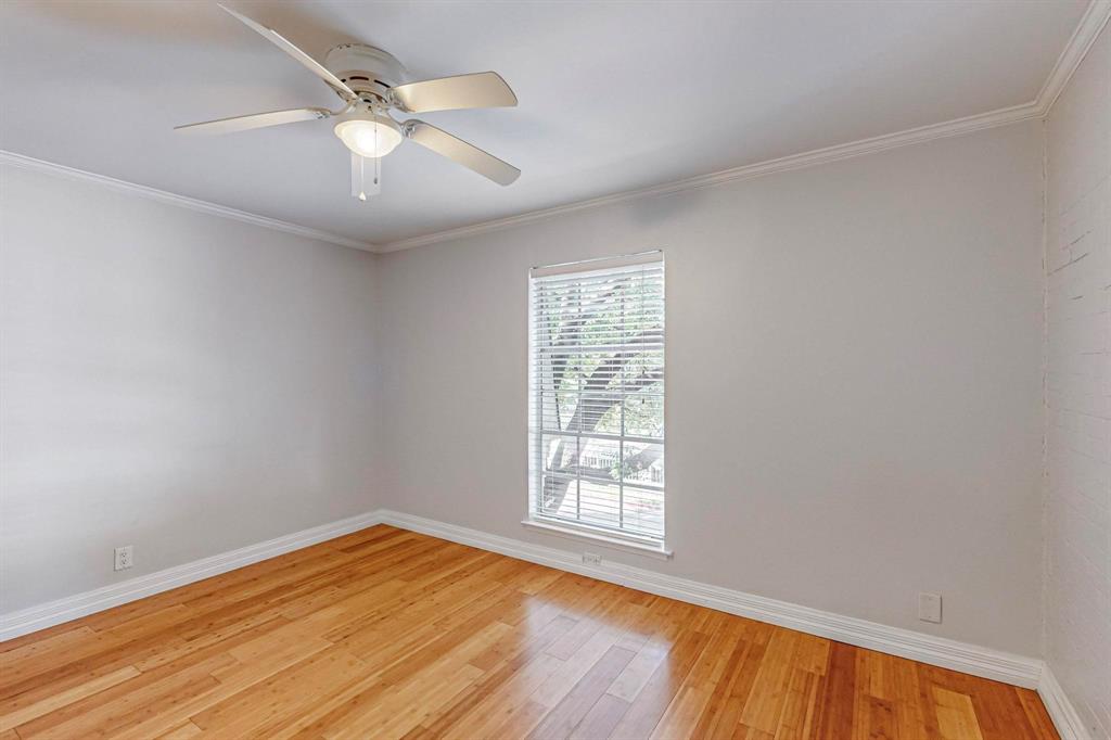 5220 Fleetwood Oaks Avenue 210 Property Photo 28