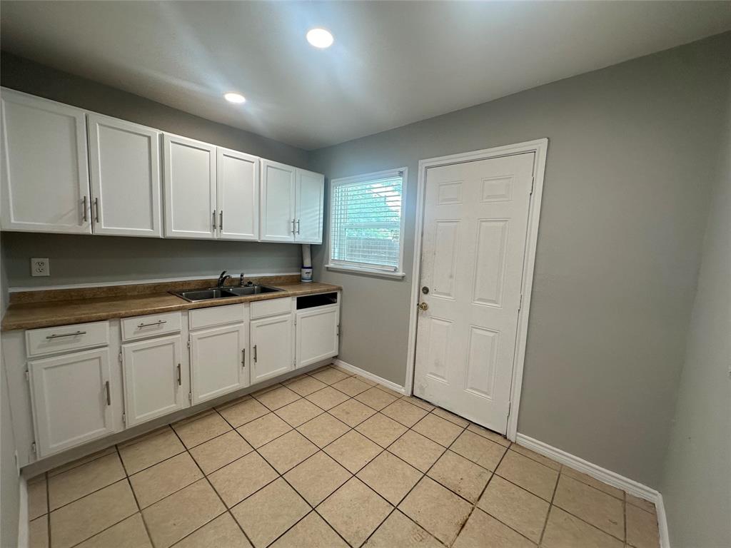 4702 W University Boulevard Property Photo 10