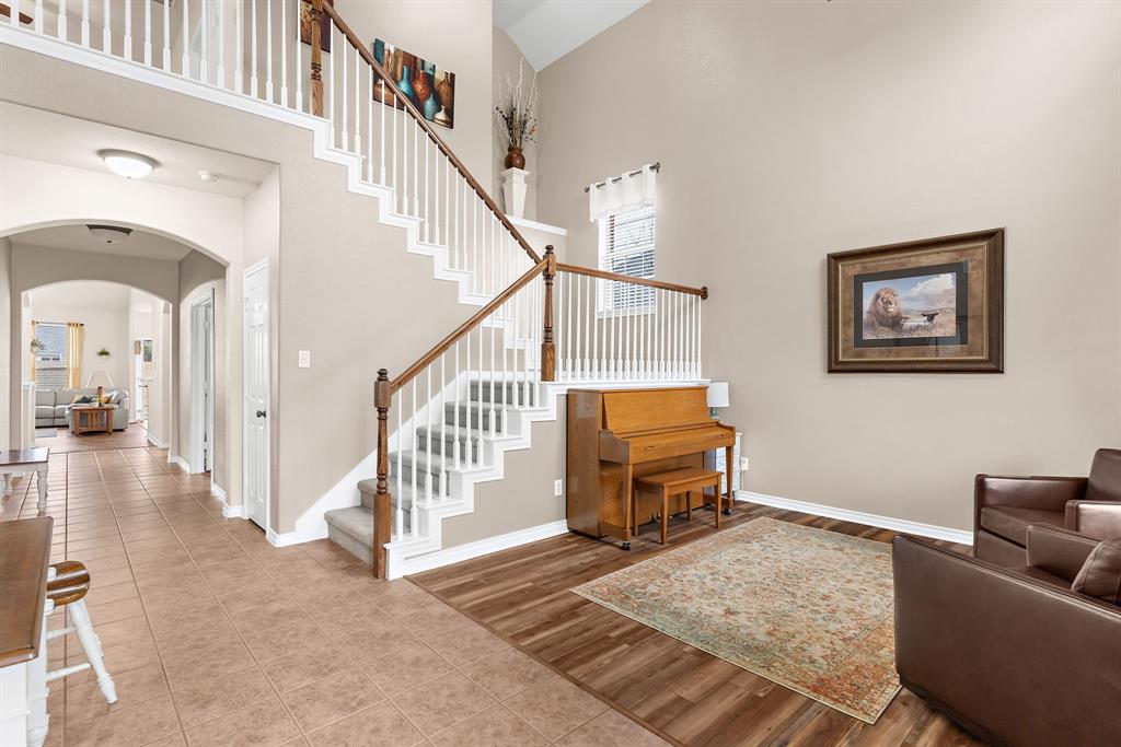 221 Villanova Drive Property Photo 6