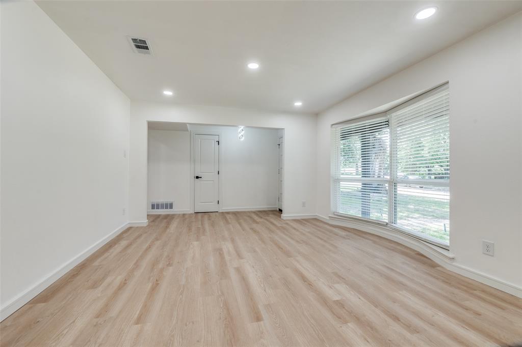 5323 Blaney Way Property Photo 9