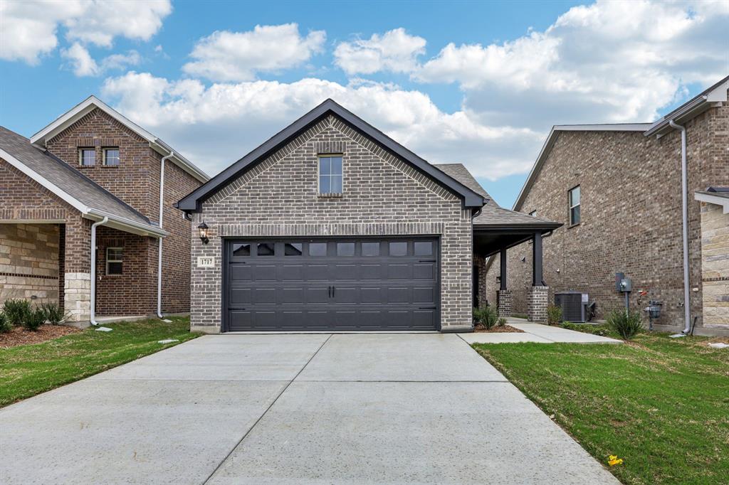 1717 Arches Road Property Photo 1