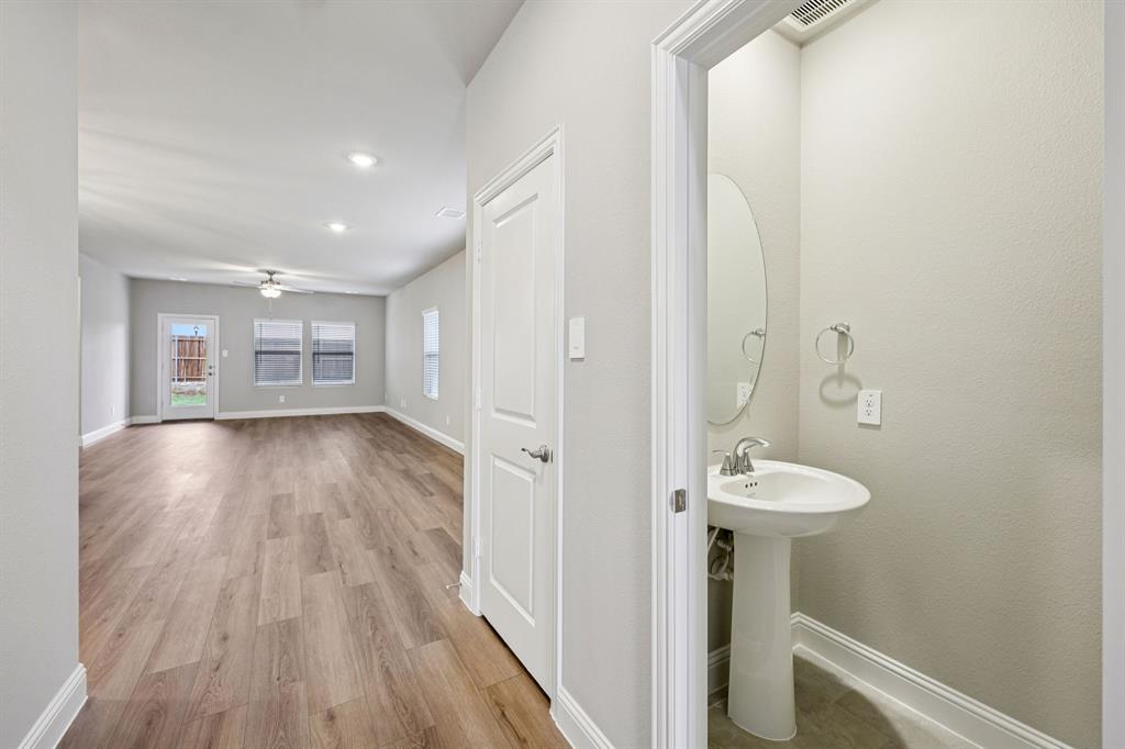 1721 Arches Road Property Photo 6