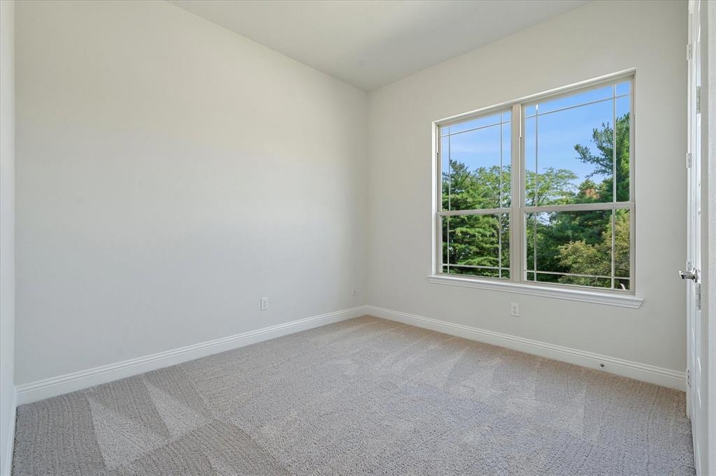 2702 Colby Drive Property Photo 10