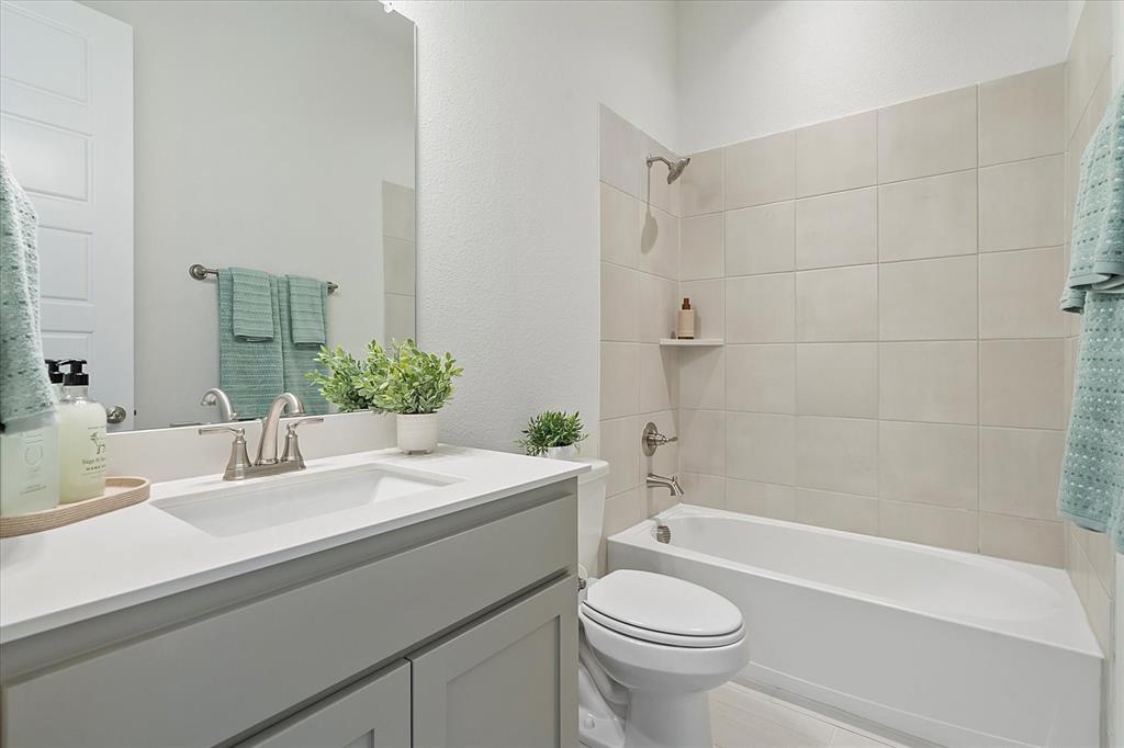 2702 Colby Drive Property Photo 12