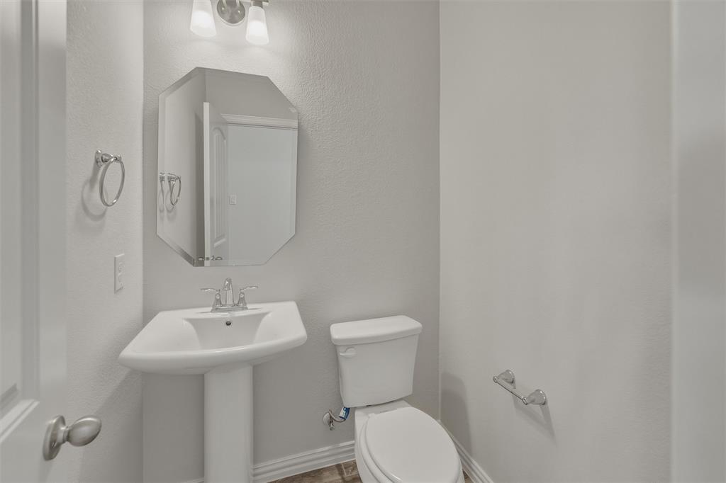 810 County Road 200 Property Photo 20