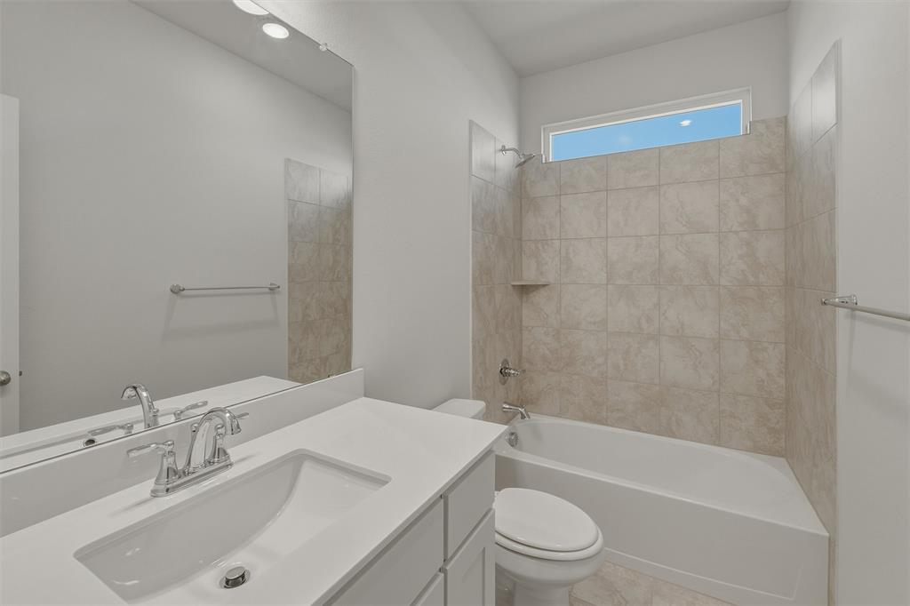 810 County Road 200 Property Photo 21