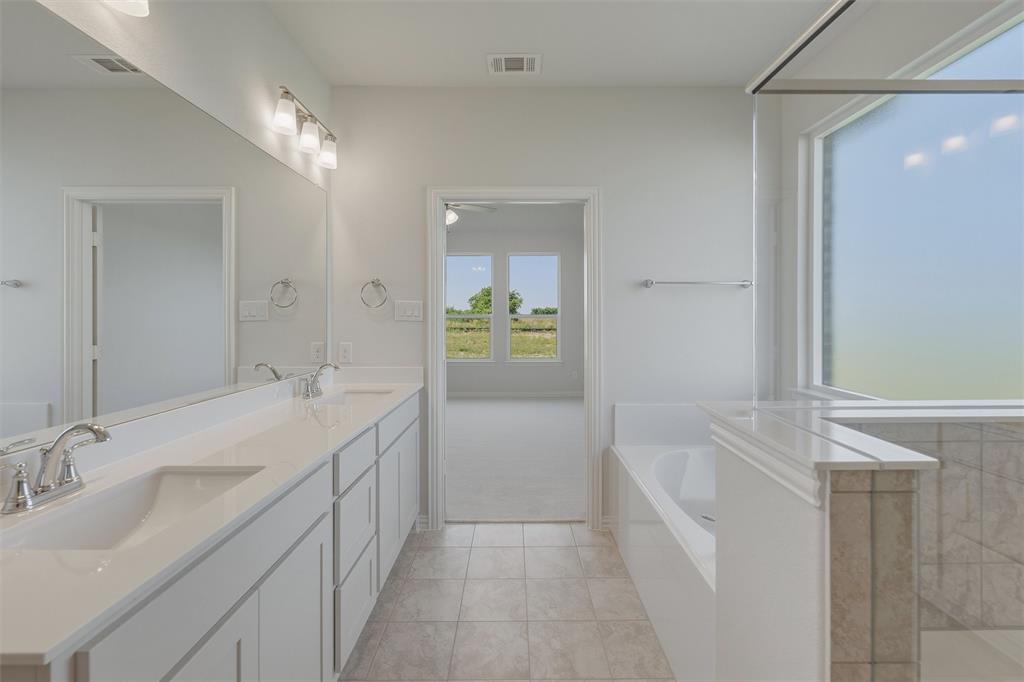 810 County Road 200 Property Photo 23