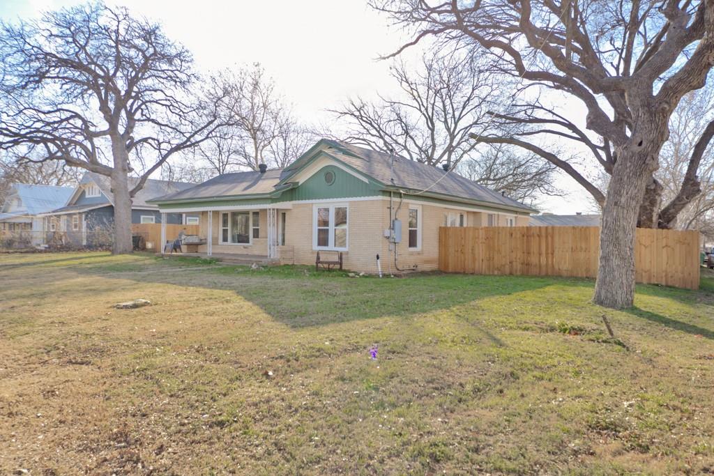 517 W Lamar Street Property Photo 1
