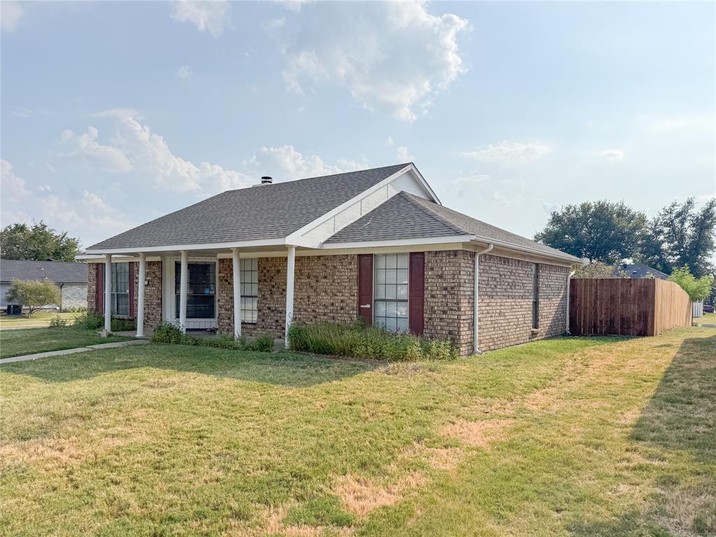 1602 Autumn Breeze Lane Property Photo 3