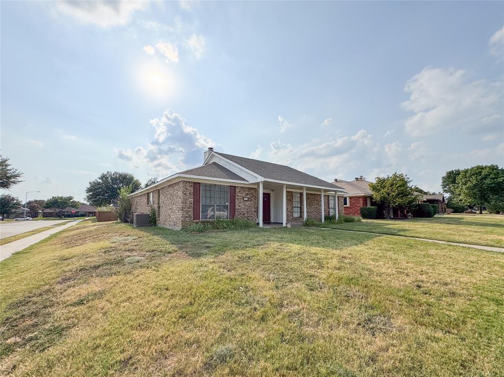 1602 Autumn Breeze Lane Property Photo 5