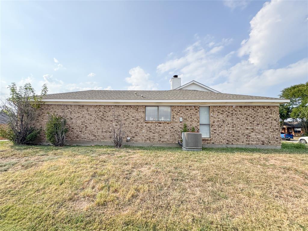 1602 Autumn Breeze Lane Property Photo 7