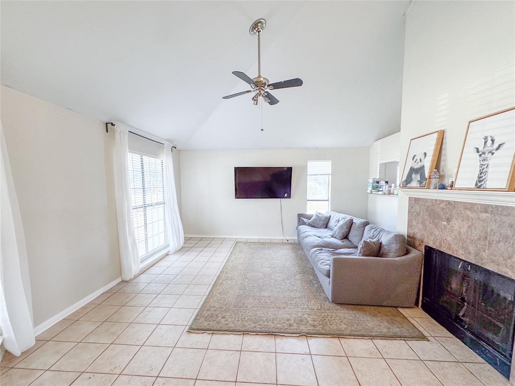 1602 Autumn Breeze Lane Property Photo 13