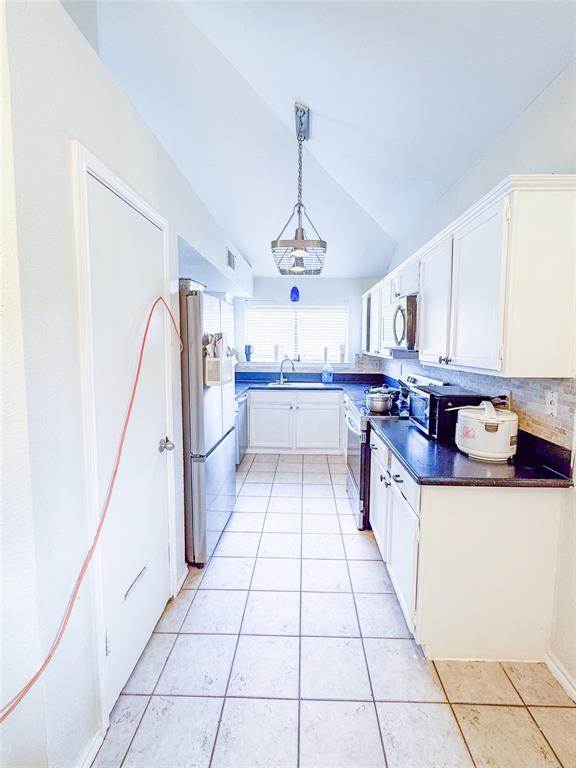 1602 Autumn Breeze Lane Property Photo 16