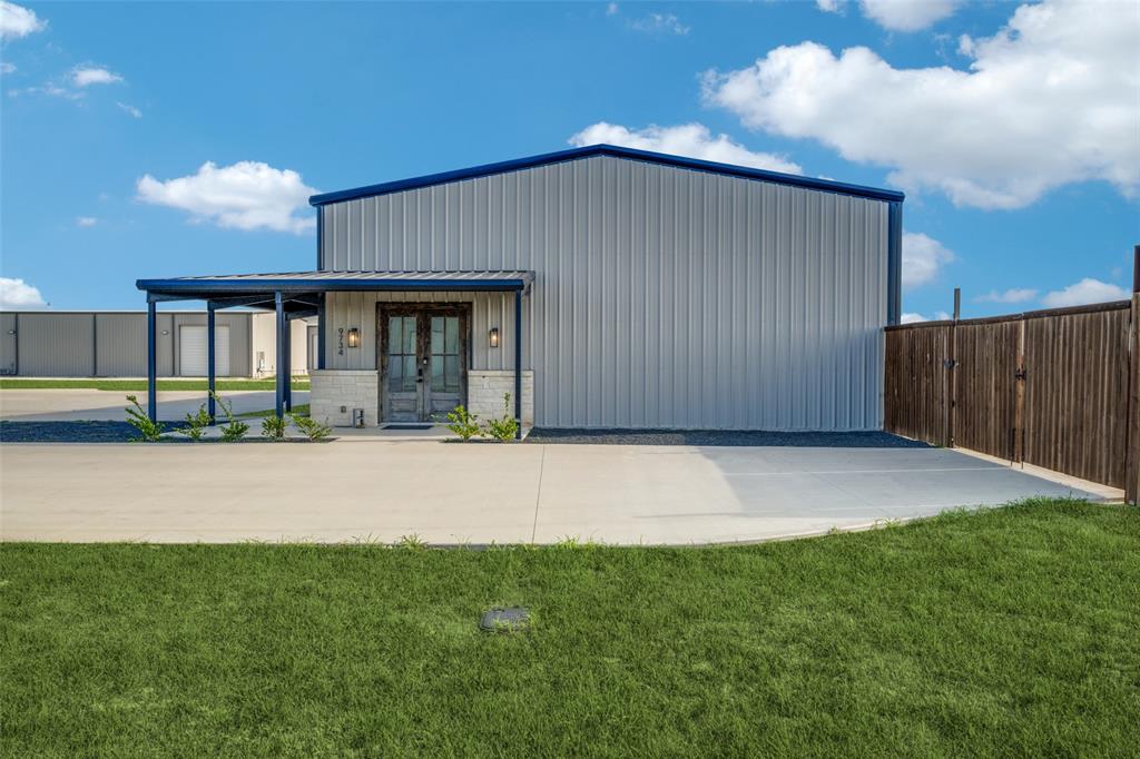 9734 Wildflower Way Property Photo 3
