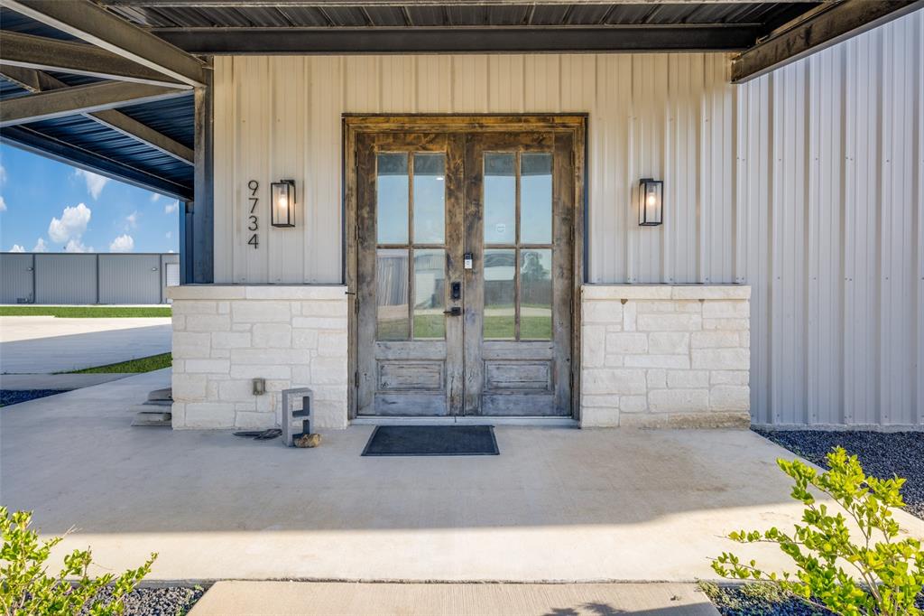 9734 Wildflower Way Property Photo 5