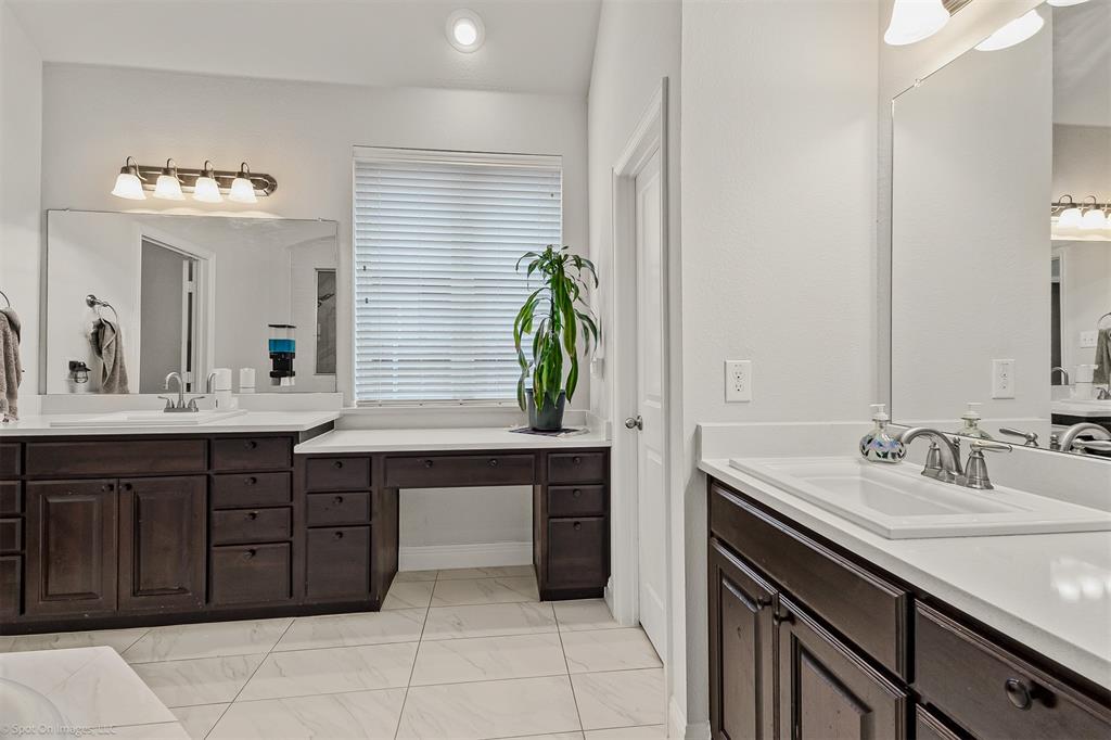 1026 Longhill Way Property Photo 21