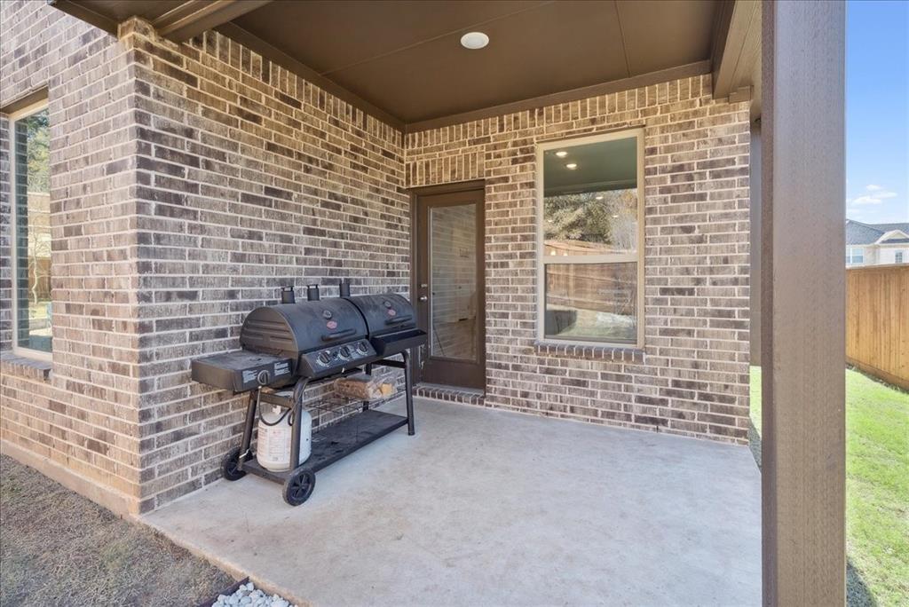 7045 Pecan Glen Place Property Photo 28