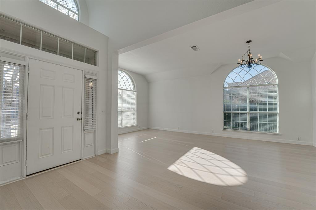 558 Presidio Drive Property Photo 5