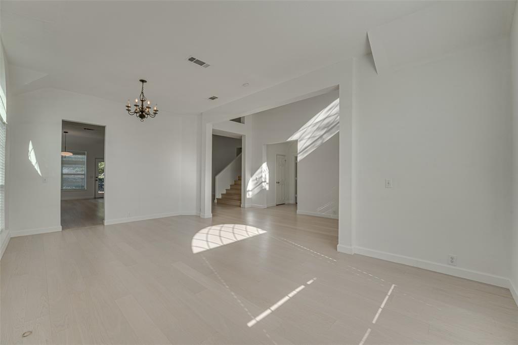 558 Presidio Drive Property Photo 7