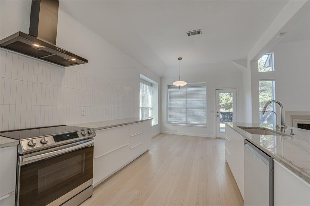 558 Presidio Drive Property Photo 9