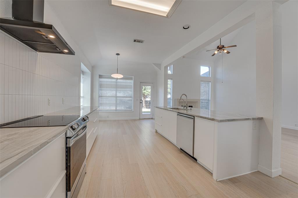 558 Presidio Drive Property Photo 10