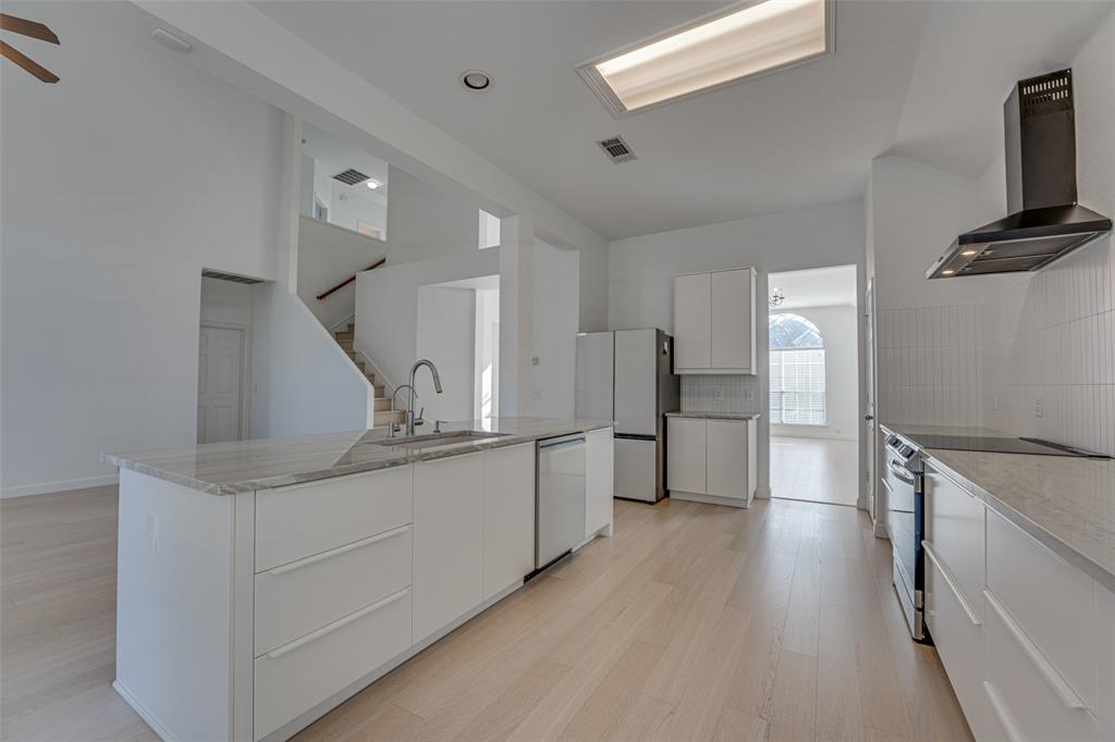 558 Presidio Drive Property Photo 11