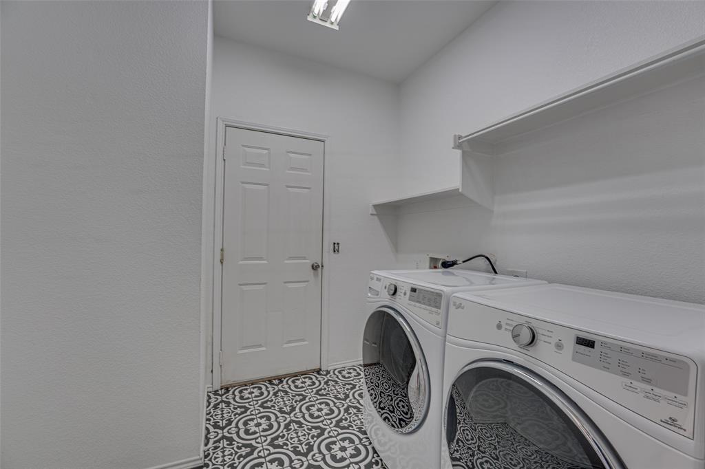558 Presidio Drive Property Photo 34