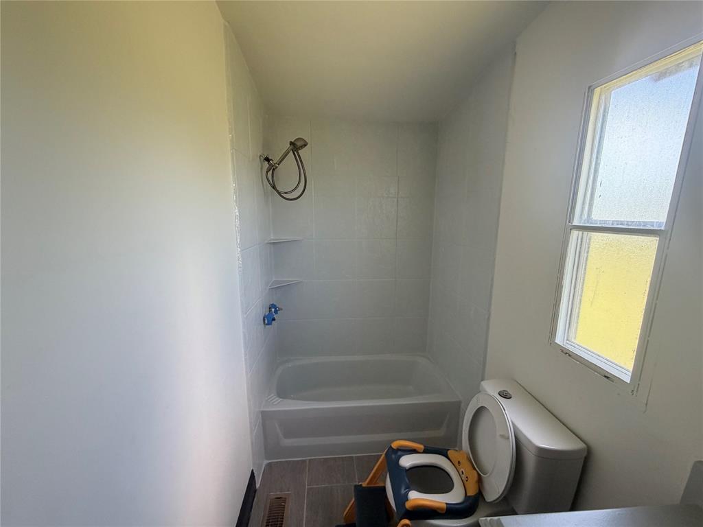222 Hix Road Property Photo 16