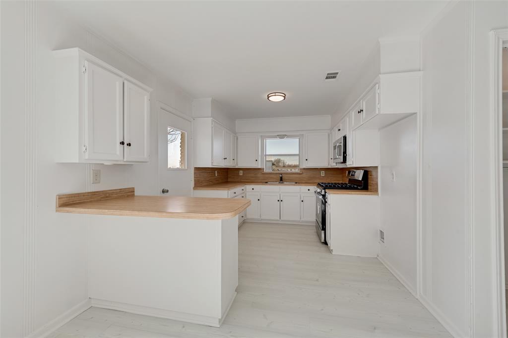 101 E Marshall Street Property Photo 15