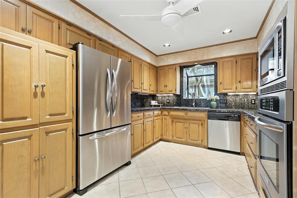 6003 Spring Flower Trail Property Photo 12