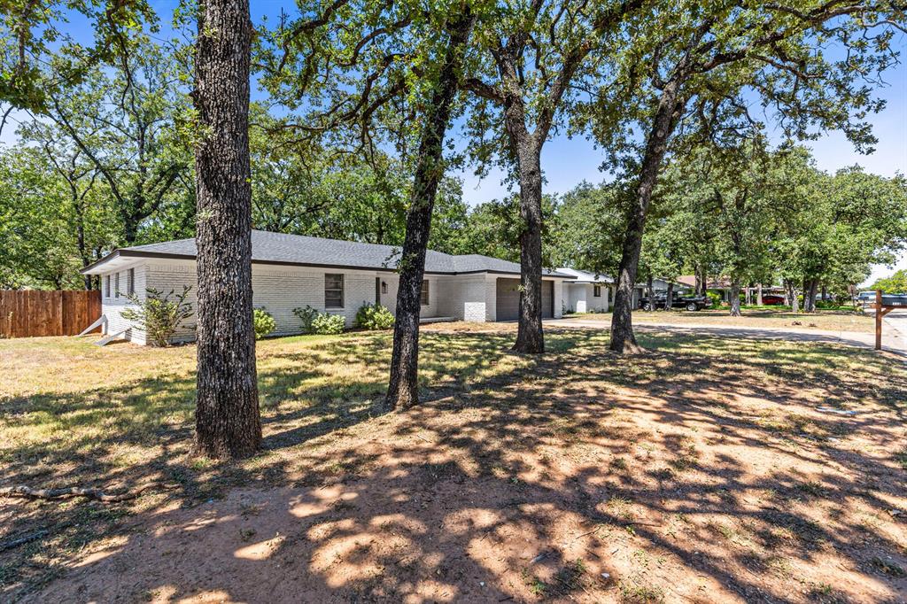322 S Barbara Property Photo 5