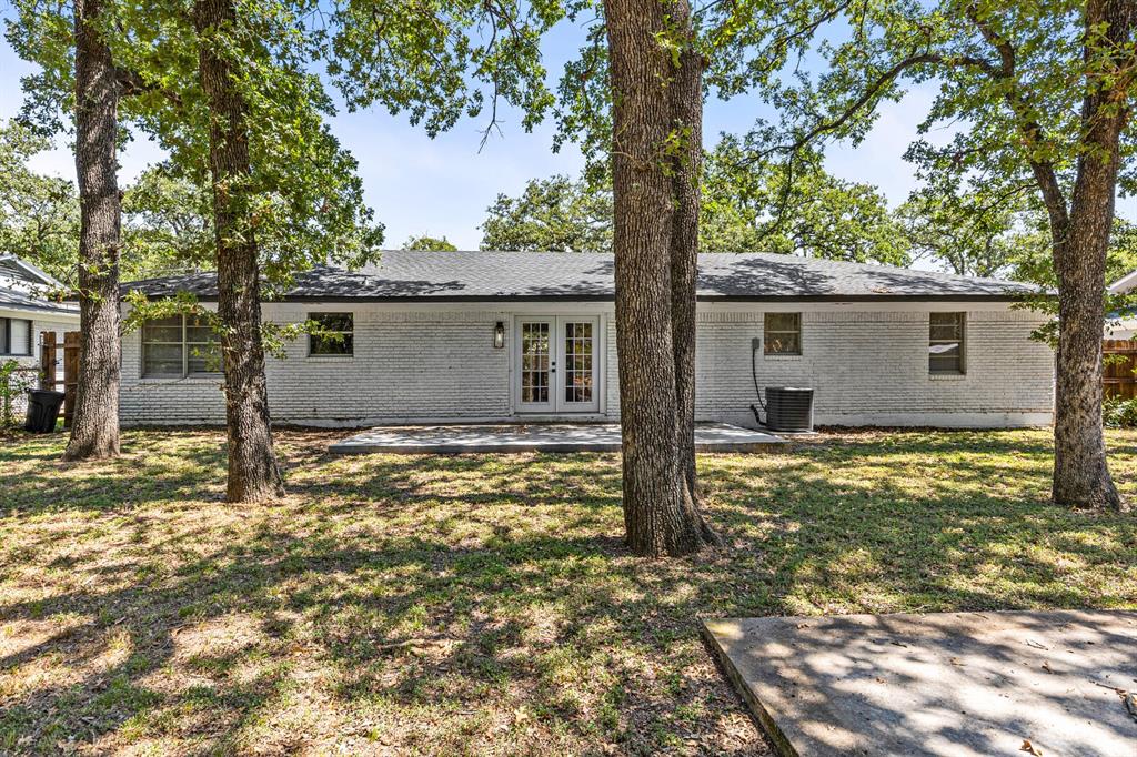 322 S Barbara Property Photo 11