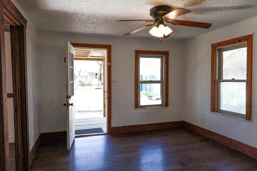 955 N Stephen Avenue Property Photo 6